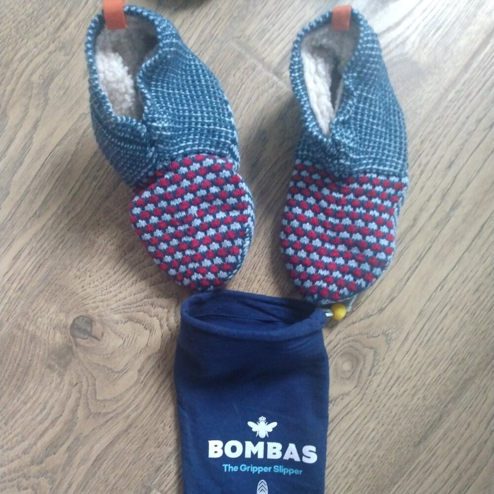 Bombas travel slippers with bag